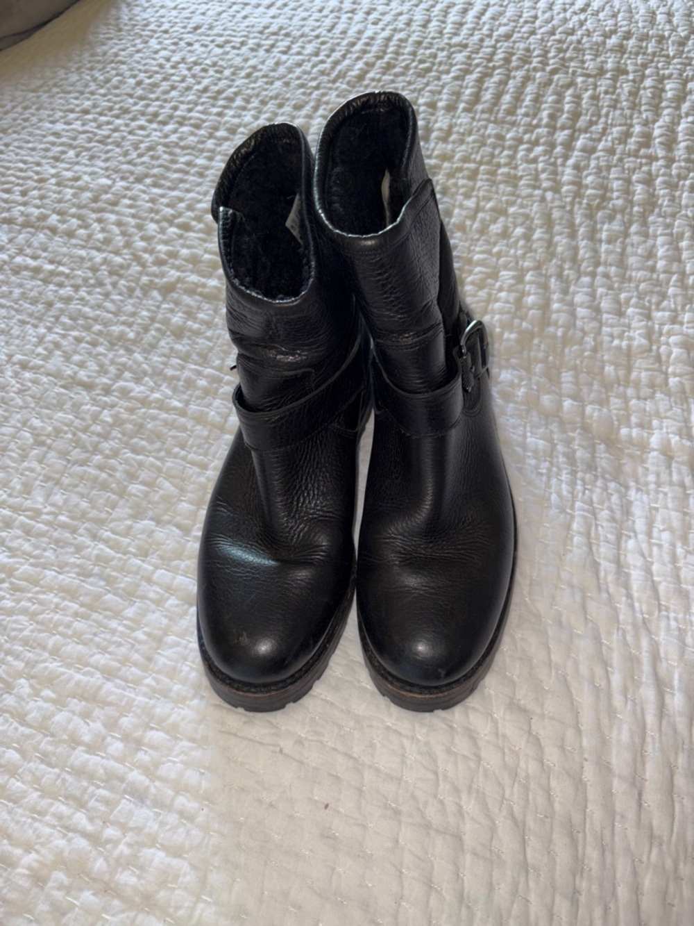 Frye Women’s Natalie Short Engineer Lug Black Leather Buckle Boots EUC 8.5 - Picture 11 of 11